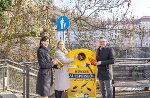 Vorständin Alice Loidl, Vizebürgermeiterin Judith Schwentner und GF Ewald Münzer präsentieren die neuen Sammelcontainer
